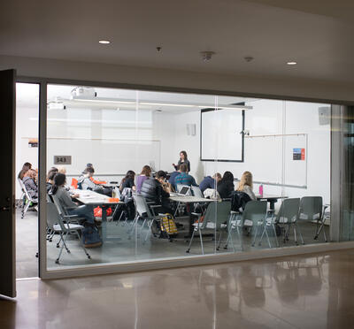 Honors College class in LInC
